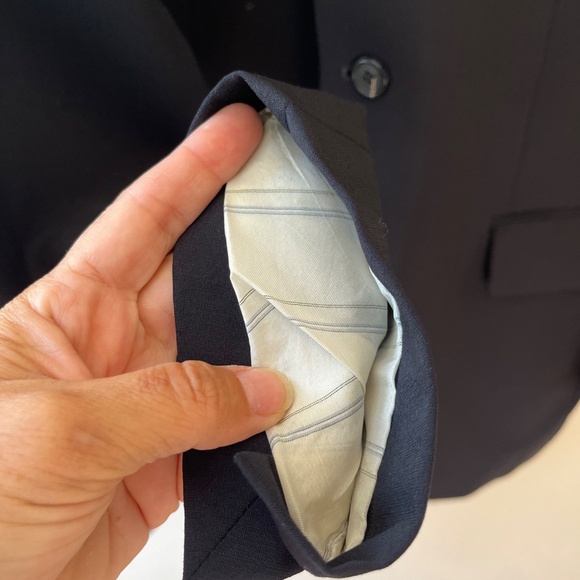 Hugo Boss Sz 40R Black Virgin Wool Blazer Suit Pockets has a FLAW - Picture 8 of 14